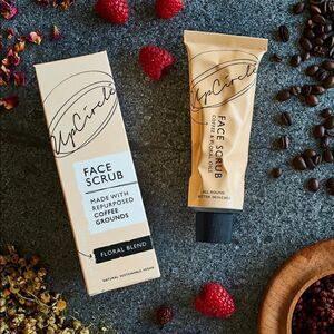 🌹Upcircle Coffee Ground face scrub